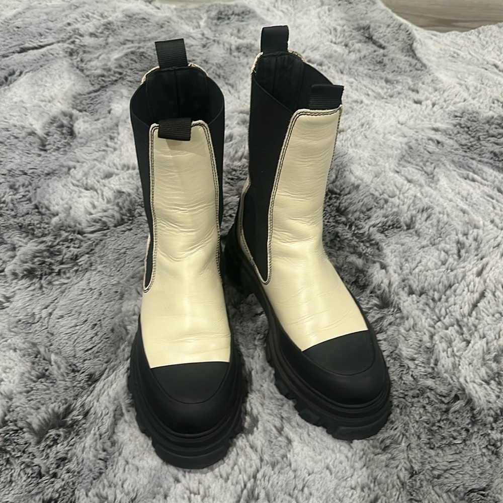 GANNI leather off white boots size 40
